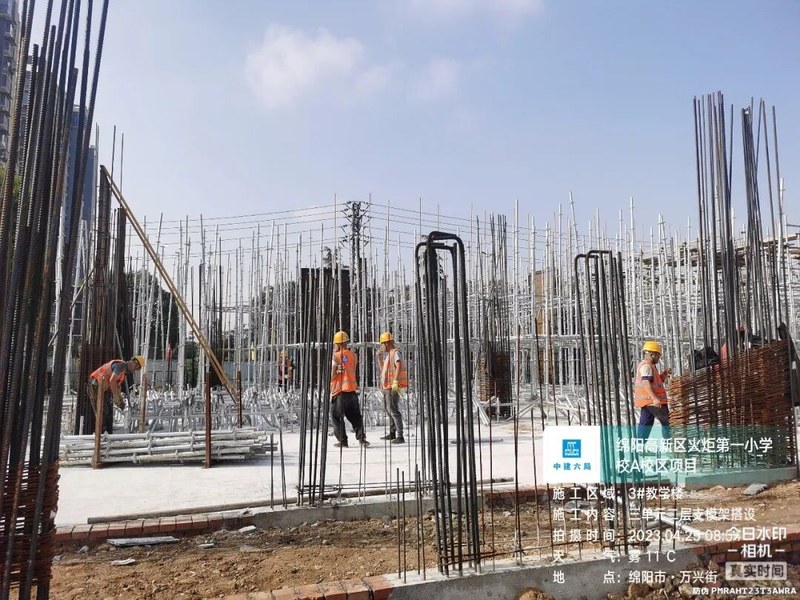火一新校区建设 |绵阳科技城党工委副书记谭岗调研火炬一小A校区建设项目工作