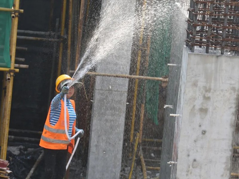 火一新校区建设 |市政府党组副书记，科技城党工委副书记、管委会主任梁磊调研火炬一小A校区