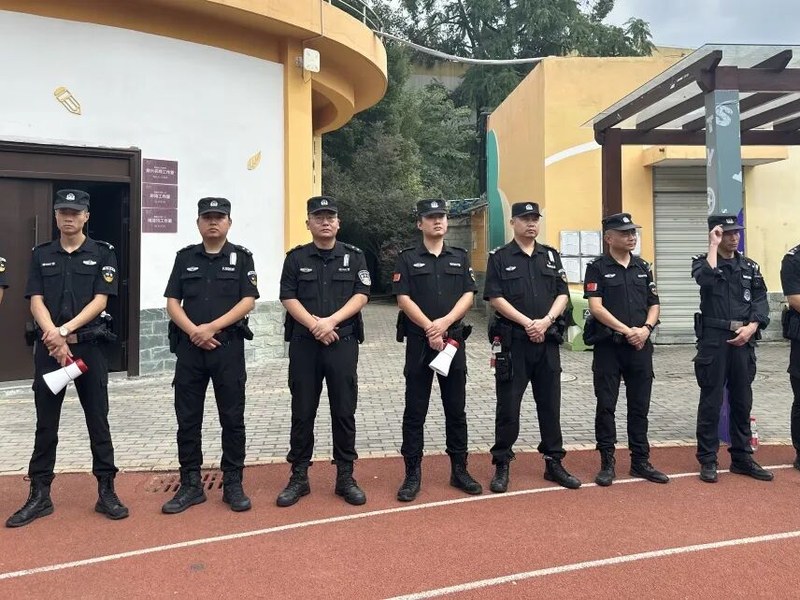 警校共建 |防范灾害风险 护航高质量发展——火炬一小2023年秋校园防震减灾应急逃生演练