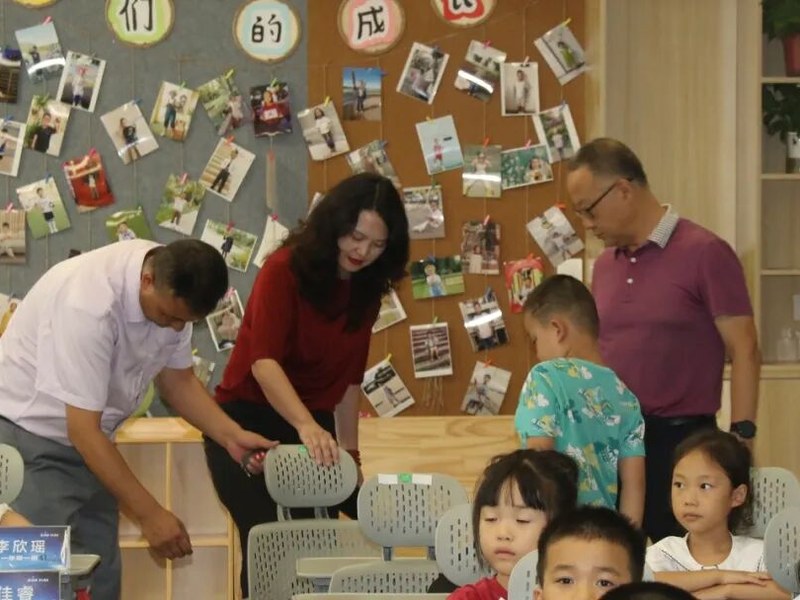 绵阳科技城社治局局长陈平一行莅临  我校一年级办学点检查指导开学工作