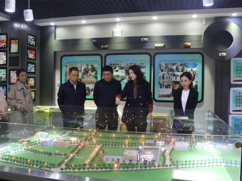 火一·动态丨深入调研促提升  精准指导助发展 --绵阳科技城社会事业和基层治理局局长杨国斌一行调研火炬一小