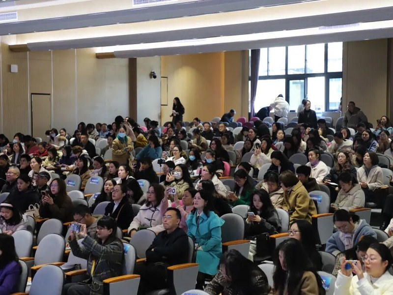 立足教材提素养，培育绵州好课堂 ——绵阳市2024年小学语文青年教师素养展评暨新教材培训会在火炬一小举行