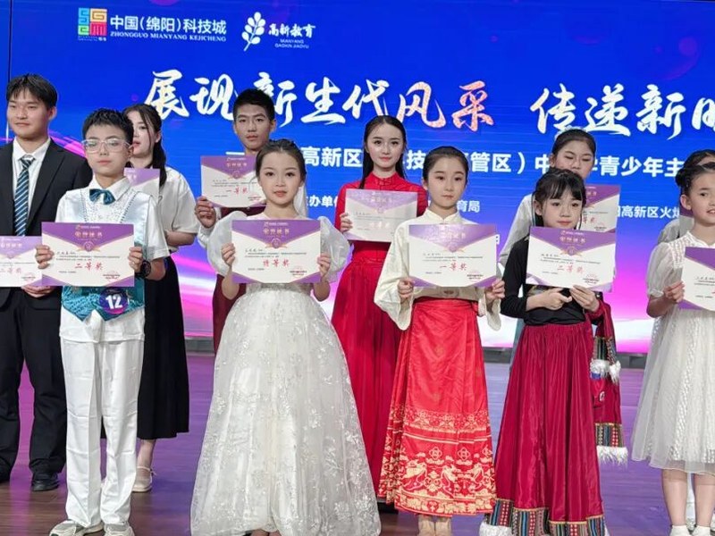 【火一榜样】又是特等奖！火一娃糖纸布鞋米粉玩出顶流