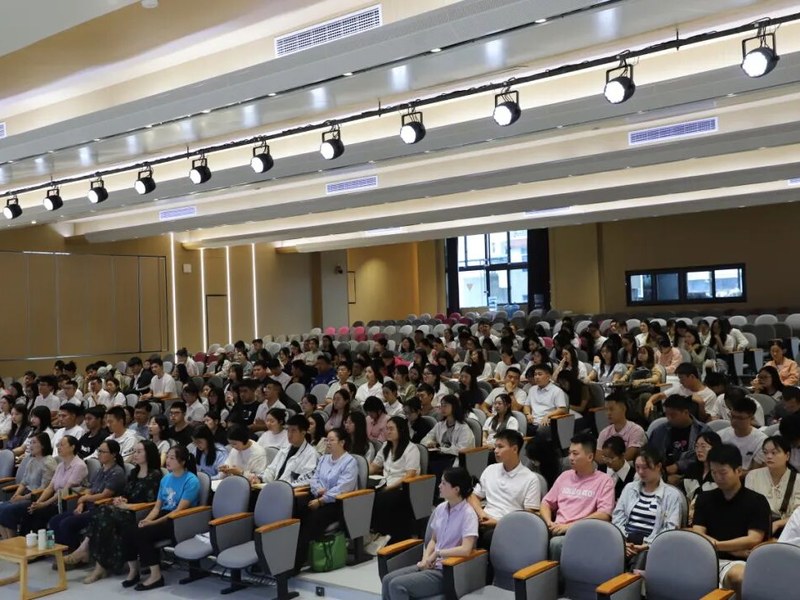【火一动态】立足教育初心，放眼未来教育 —— 火炬一小 2025 年秋开学教师专题培训纪实