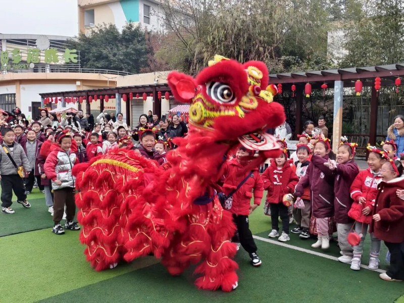 非遗魔法降临校园！师生同游年味乐园 ——火炬一小2026迎新非遗游园会欢乐上演